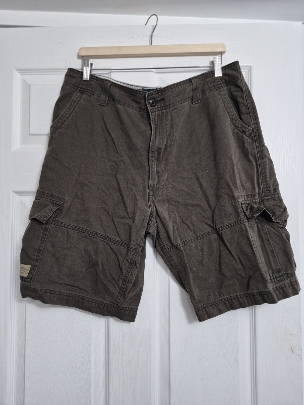 Levi's Olive Green Cargo Shorts - Utility Pocket Design